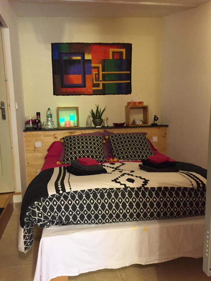 Dependance Privee - Halte Route Apartment Le Thor Exterior photo